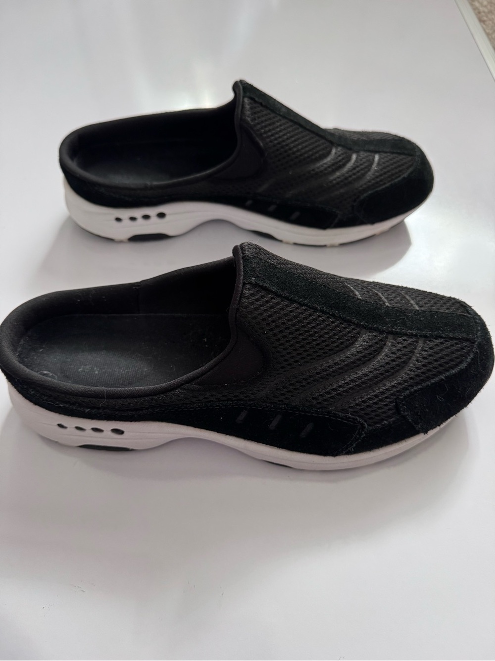 Ladies- Easy Spirit Black Slip-On Athletic Clog
